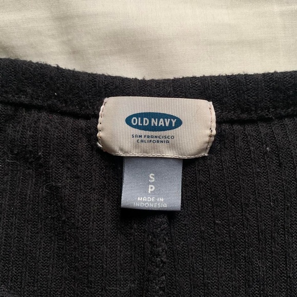 Old Navy women's long sleeved ribbed black shirt, size small, great condition - Picture 4 of 4